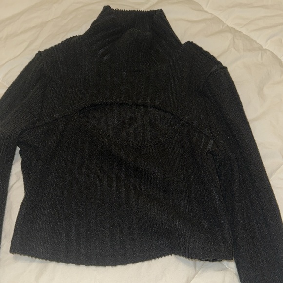Black sweater crop top - Picture 3 of 3